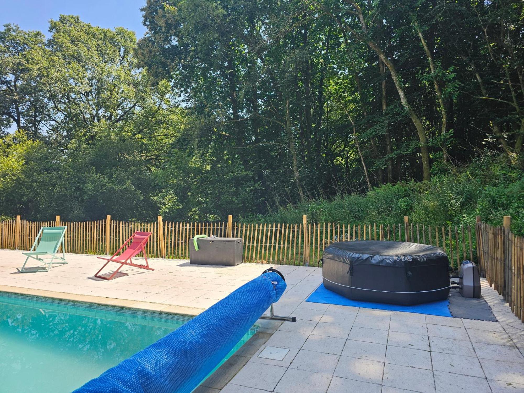 Holiday home Ker Adele, Longere Cosy Au Coeur D'un Bois *