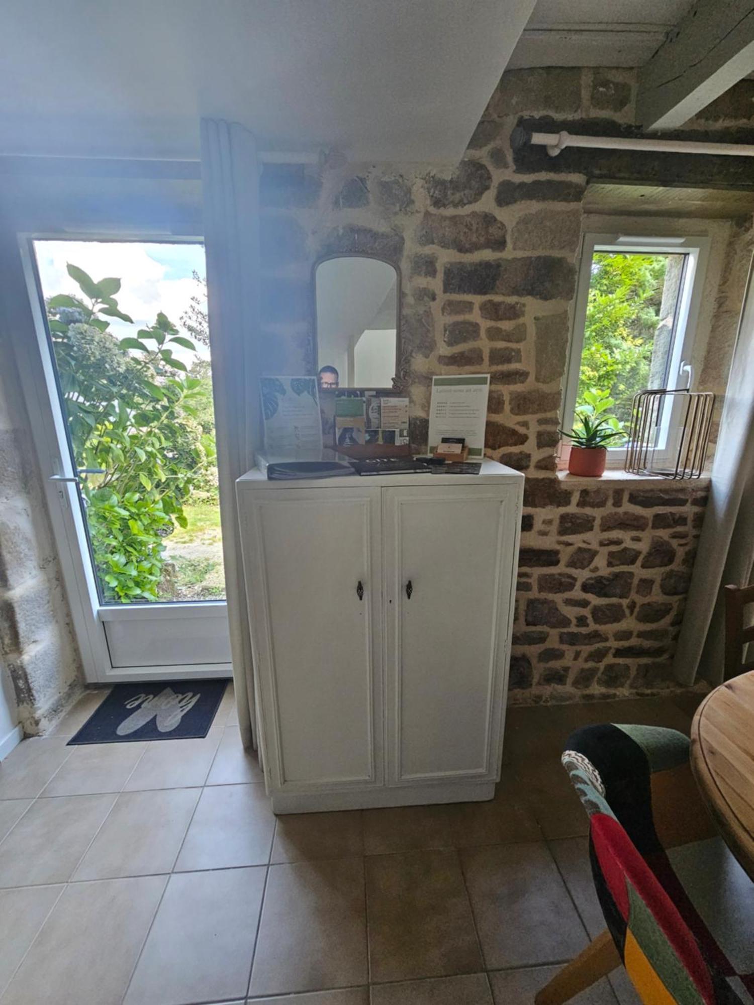 Holiday home Ker Adele, Longere Cosy Au Coeur D'un Bois *